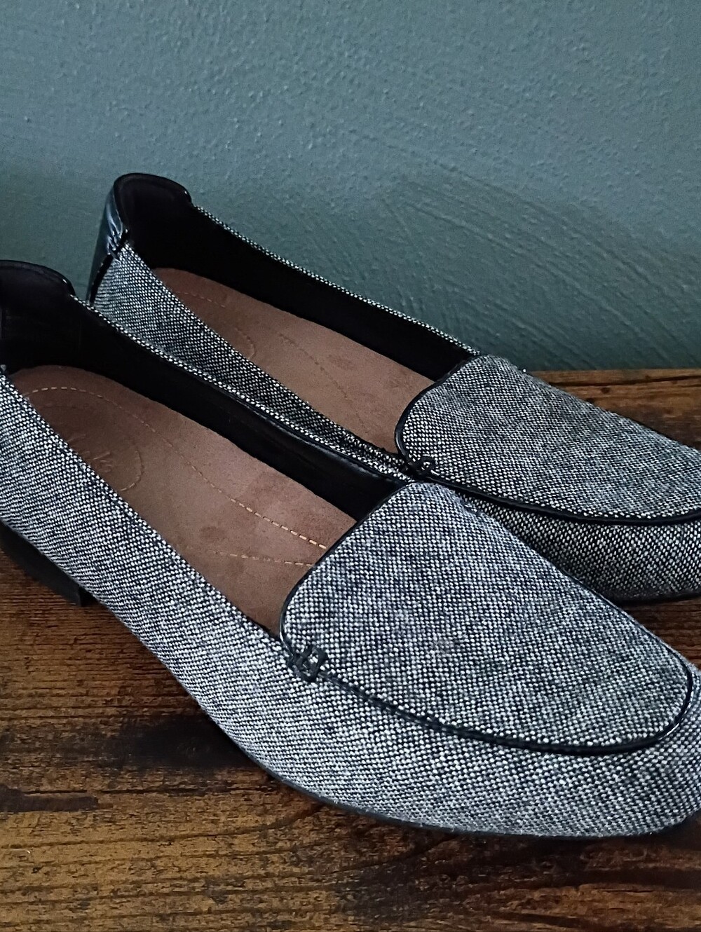 Clarks Artisan Keesha Luca Women 8 Slip On Loafer Shoe Black White Comfort Flat